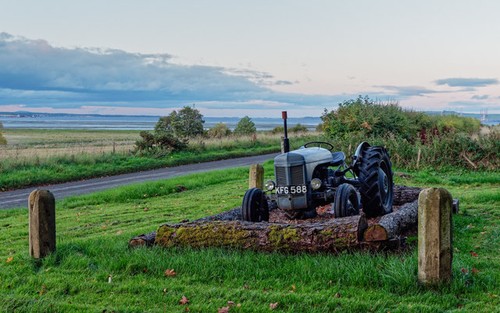 Photo 6x4 old ferguson - 6x4,
