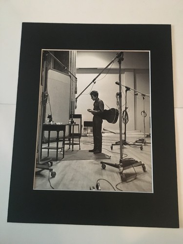 Bob dylan mounted - bob, 1963)-mounted