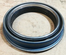 Eaton gearbox - Meritor seal UZ0265EO A1205R2592 & 3350456R1 & A-1205-J-2428 NOS