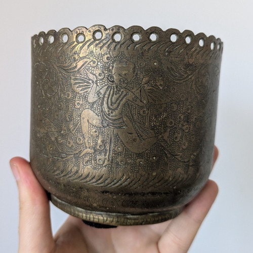 Engraved brass bowl planter - /,