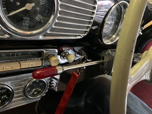 Porsche red tip indicator - /,