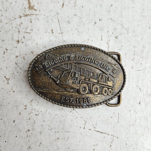 Vtg brass belt buckle - brass,