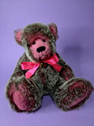 Beautiful artist bear - beautiful, long