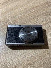 FUJIFILM XF1 Silver Compact