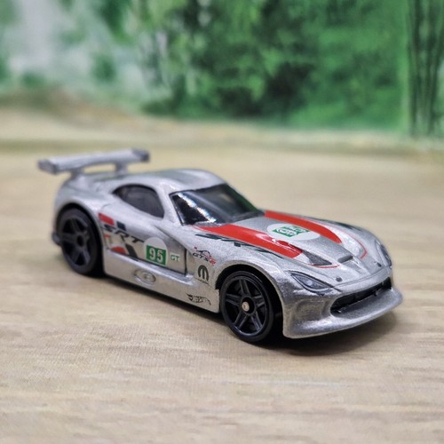 Hot wheels dodge viper - hot,