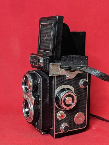 Good vintage yashica 24 - 24, tlr