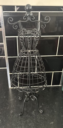 Metal wire dress - metal, form