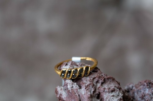 Black diamond gold plated - black,