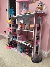 LOL House, LOL Dolls And Accessories Bundle