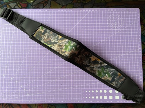 Camo leaf patterned padded gun - patterned,