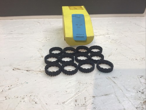 Dinky 030 rubber tracks - dinky,