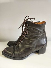 Ladies Vintage Carvela Lace up