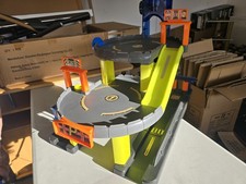 ELC Big City Toy Garage Car