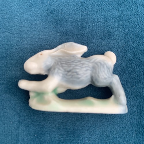 Wade running hare - hare,