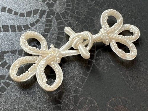 Pairs large pearl beaded - pairs,