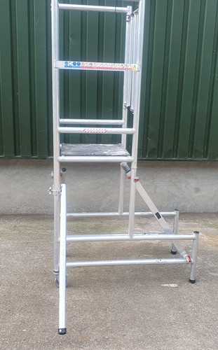 Podium steps platform reach - steps, 5