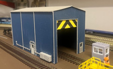 ‘OO' Gauge Model Railway Modern Engine Shed Blue & Grey DELUXE VERSION