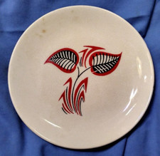 Vintage Wade Plate Red Black Leaf Design - 15.5cm. Unusual, Graphic, Styalised