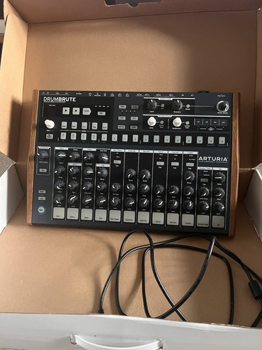 Arturia drumbrute analogue - arturia,