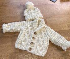 NEW BOY/GIRL CREAM ARAN CARDIGAN & BOBBLE HAT 0-3 MONTHS CABLE Hand Knitted