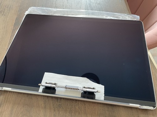 Genuine apple macbook pro - apple, 15"