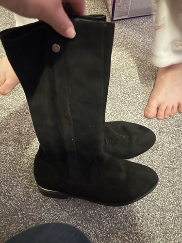 Girls black boots size 1 - uk,