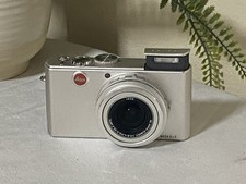 Leica D-Lux 2 Digital Camera