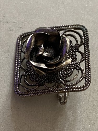 Silver sweet heart rose square - heart,