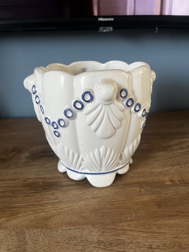 Scalloped edge planter shell - scalloped,