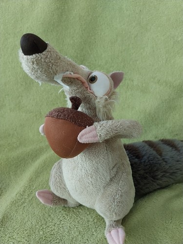 Ice age scrat with nut - 4,