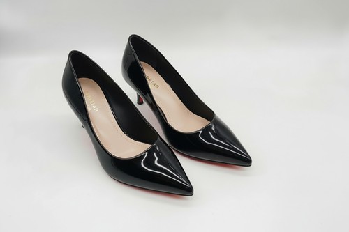 Black patent leather siletto - patent,