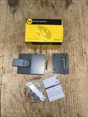 Yale rollerbolt nightlatch - yale,