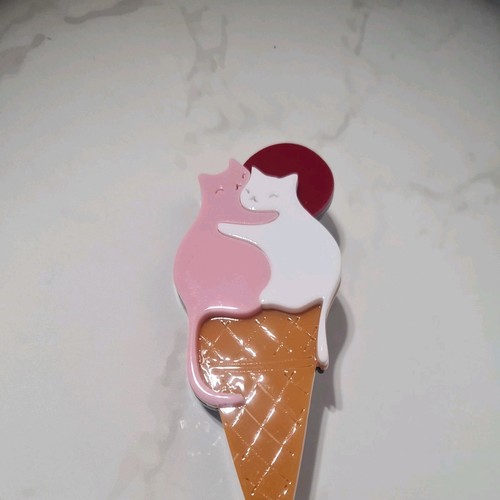 Cats ice cream acrylic - cream,