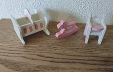 WOODEN DOLLS HOUSE FURNITURE