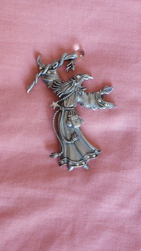 Jonette wizard brooch - jj,