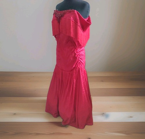 Red dress theater costume - red,