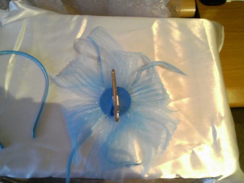 Versatile fascinator elegant