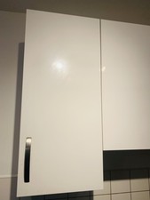 Kitchen Units 4 x 90mm tall wall units and 2 x 70 mm tall wall units 