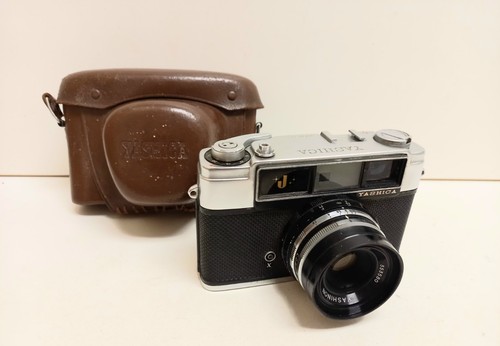 Yashica 35mm rangefinder - j,