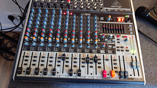 Behringer xenyx x1832usb - xenyx,