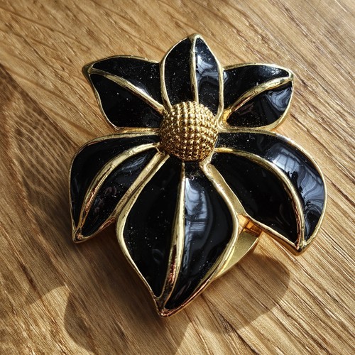 Beautiful vintage scarf clip - vintage,