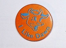 Vintage I LIKE DAWN Badge Button Pin unknown Laughing Cow ?