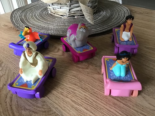 Disney aladin figures mac - (,