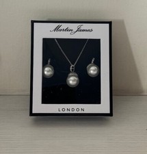 Martin James London Large