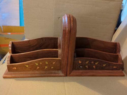 Wooden floral bookends - x,