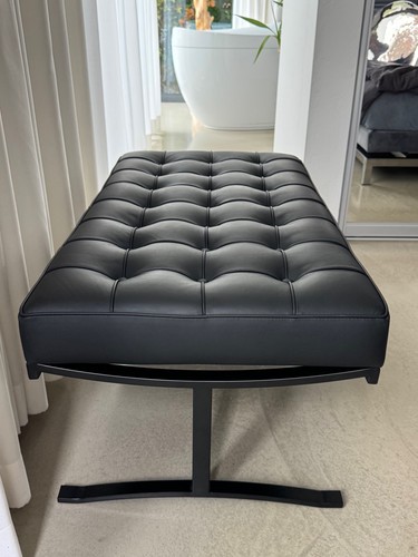 Bauhaus bank leather - bank,