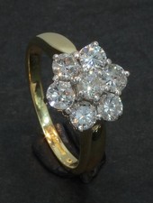 18CT Yellow Gold Diamond Daisy