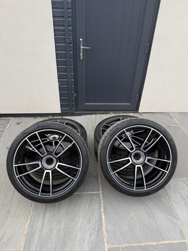 Porsche 911 992 - porsche, wheels