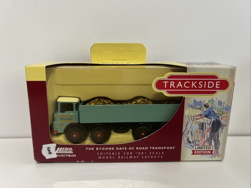 Lledo trackside guy - *lledo,