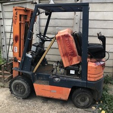 TOYOTA 5FGF18 GAS FORKLIFT 1750KG ENGINE GEARBOX ONE WHEEL NUT BREAKING